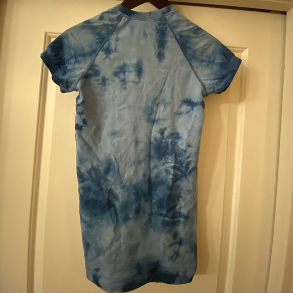Lululemon swiftly tech short sleeve size 6 - Picture 2 of 2